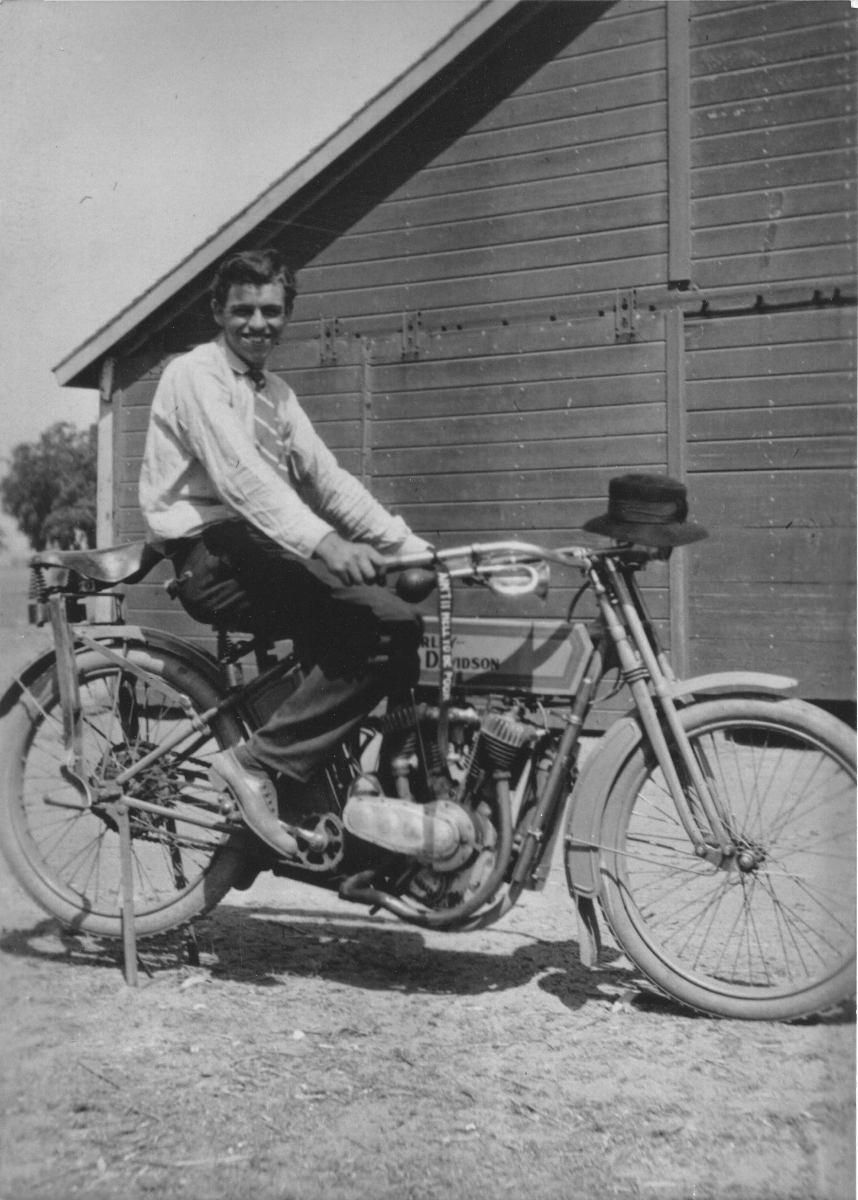 Otto Wagner on his Harly 1913.jpg